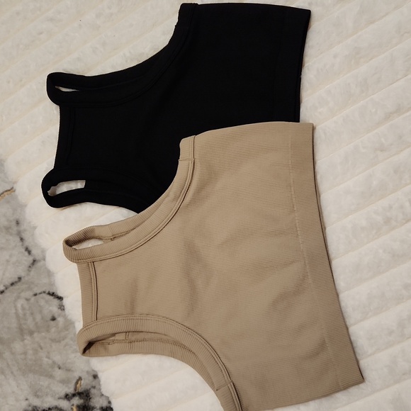 2 Guess Crop Tops S - Picture 2 of 6